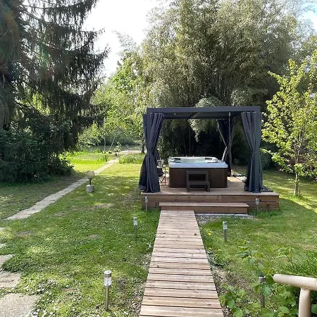 Jacuzzi Au Bord De La Riviere Ferienhaus *
