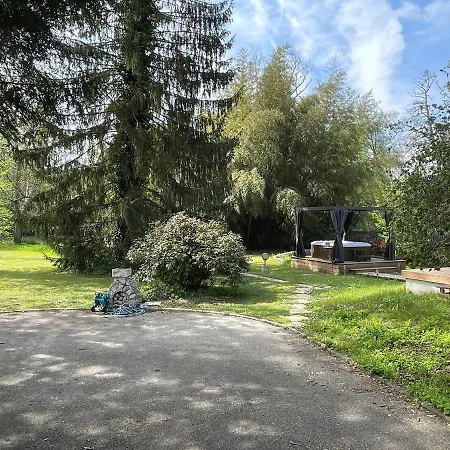 Jacuzzi Au Bord De La Riviere Ferienhaus Bagneaux-sur-Loing